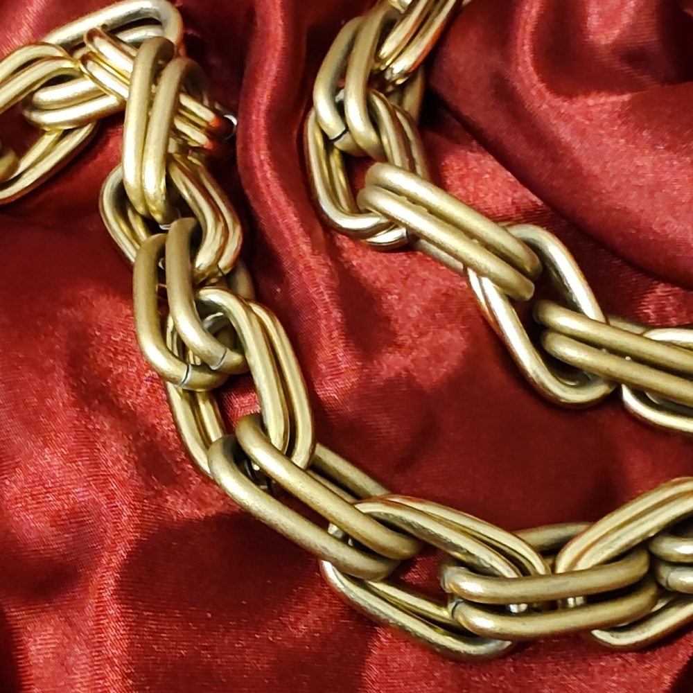 Alternating Matte & Polished Gold Tone Double Link 32 Inch Chain Necklace - Picture 2 of 3